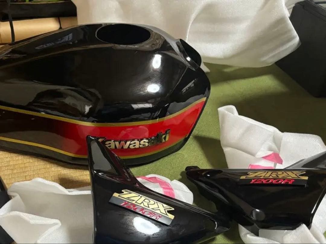 ZRX400 タンクカバー　サイドカバー