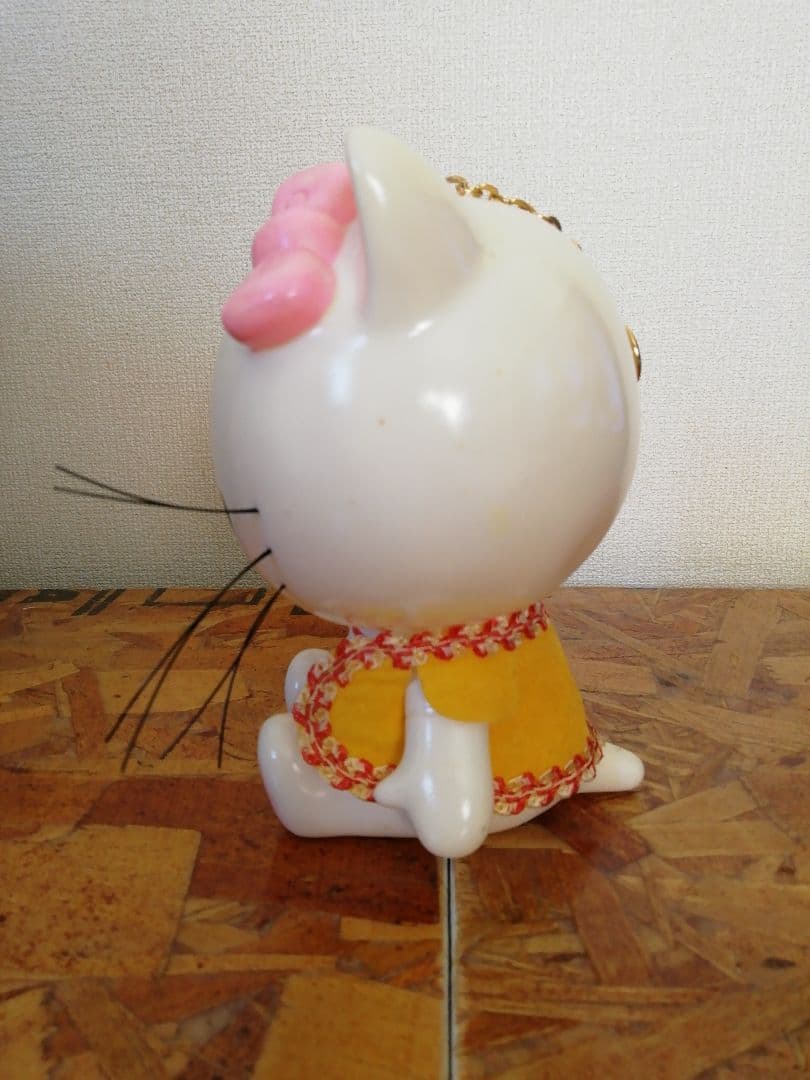 昭和レトロ　サンリオ　ハローキティ？　ソフビ