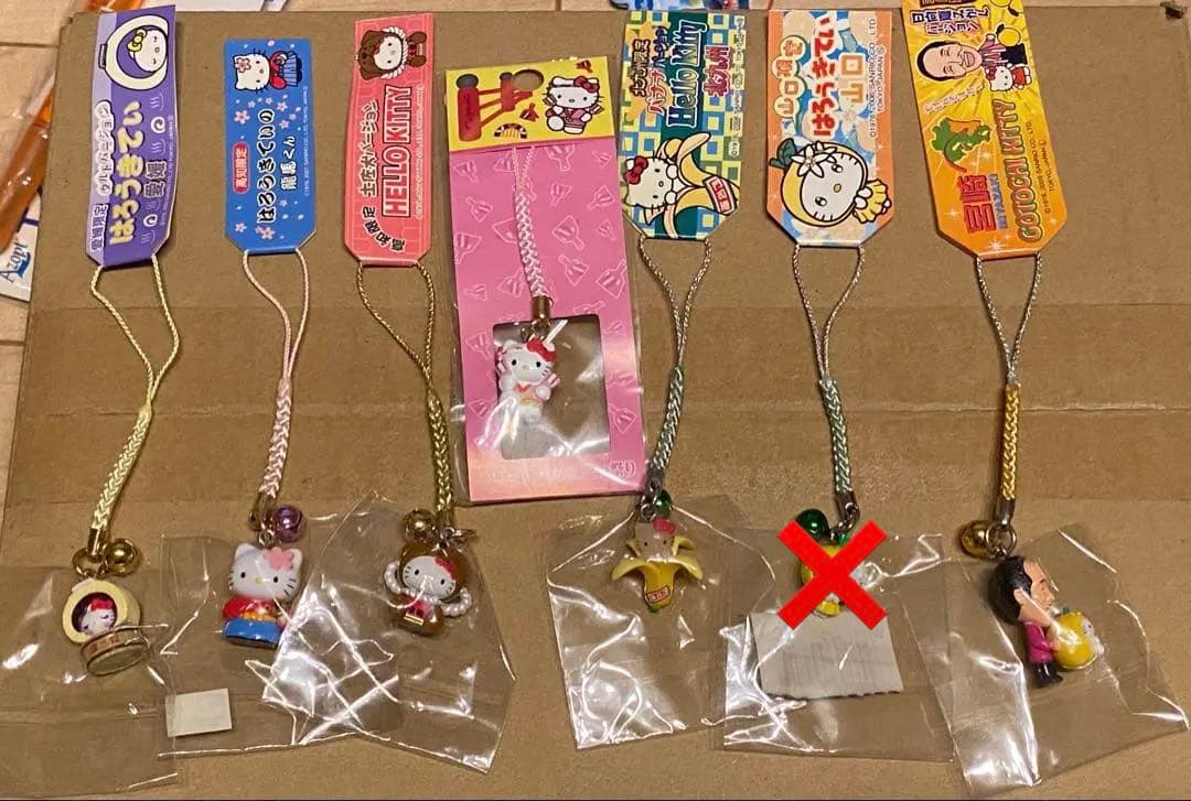 ご当地キティー　ストラップまとめ売り　37個