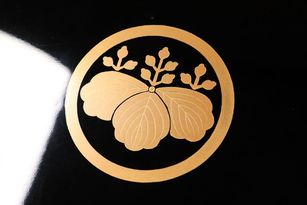 輪島塗 桐家紋 黒塗内朱塗 五段重 堅地布着 重箱 金蒔絵 木製 【MA357】