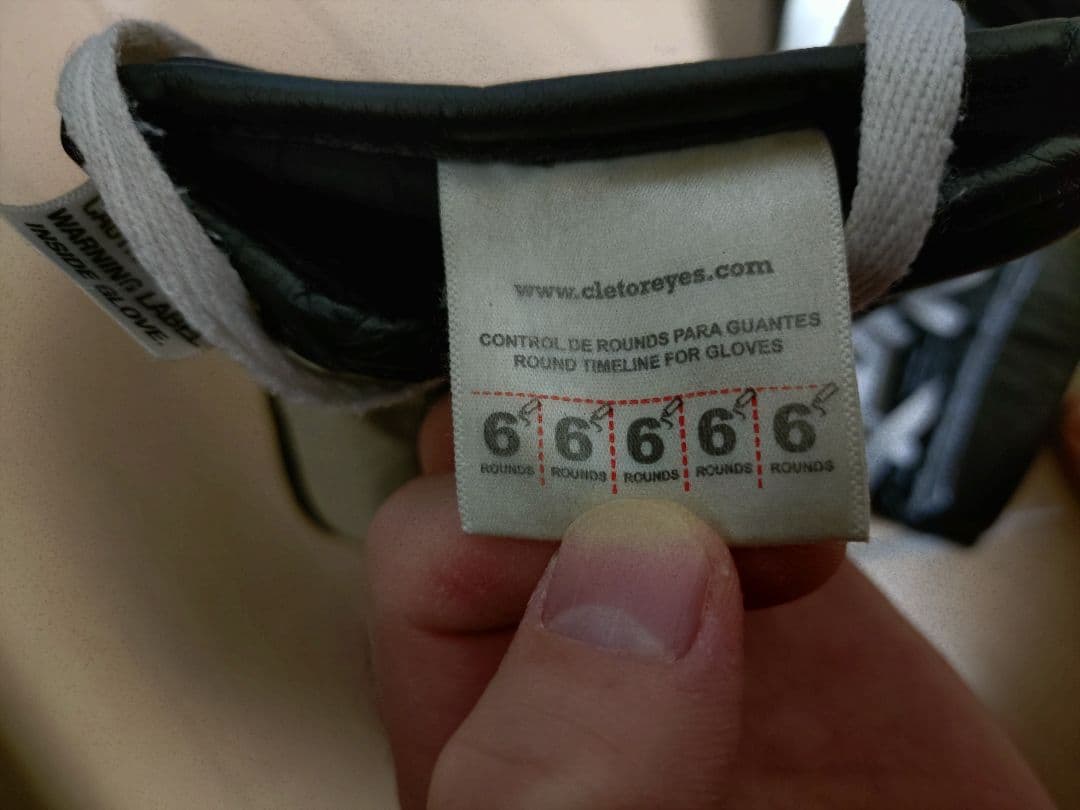 Cleto Reyes ボクシンググローブ