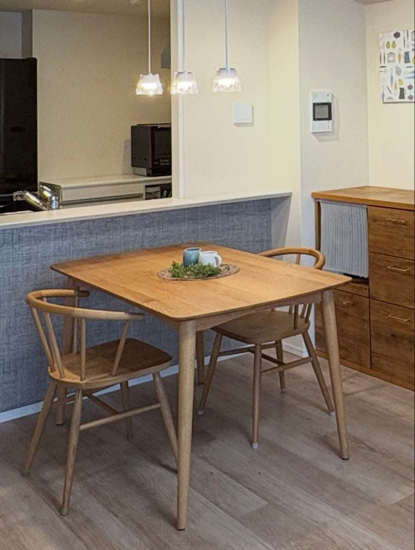 【美品　送料込】大塚家具　ダイニングテーブル135c m×80cm ウレタン塗装