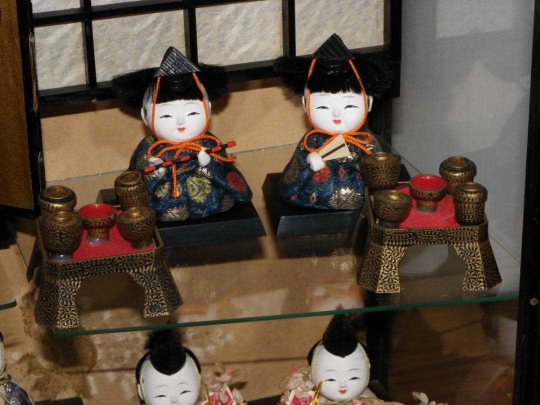 ミニサイズ　ひな人形飾り　ケース入り！