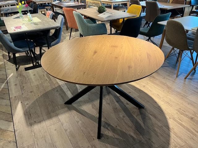 ダイニングテーブル　ナチュラル　円形　丸形　新品