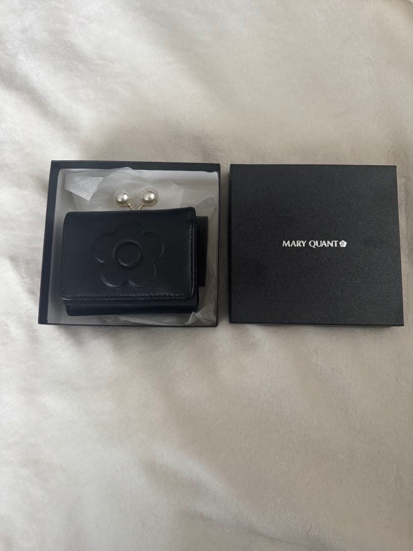 MARY QUANT ブラック 三つ折り財布　デイジーパール