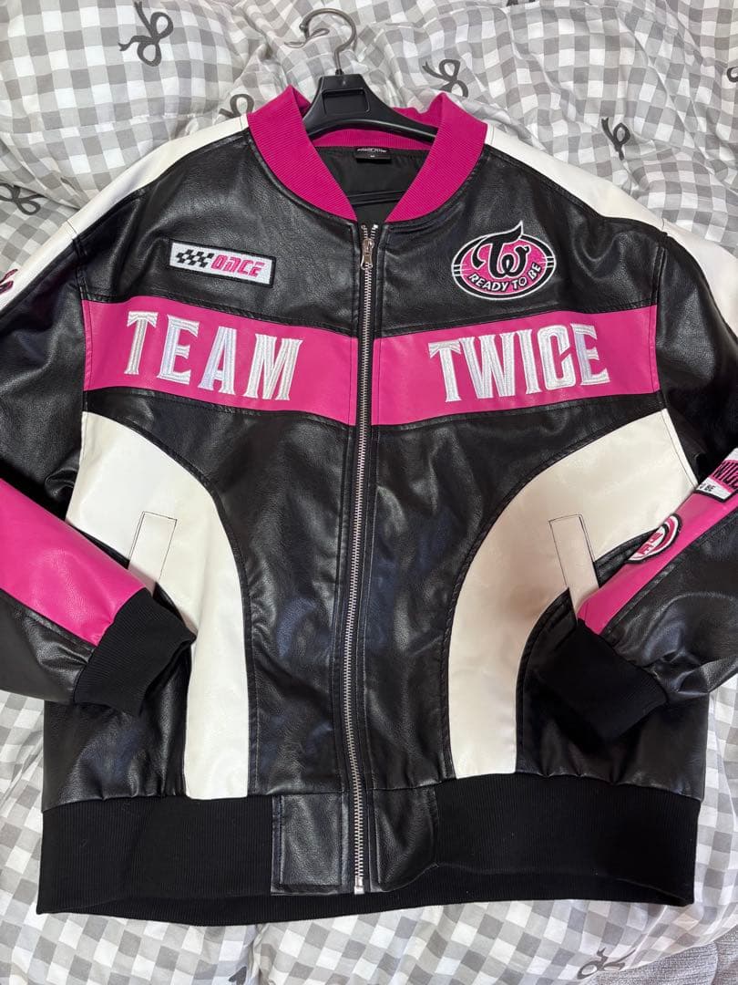 TWICE READY TO BE スタジャン