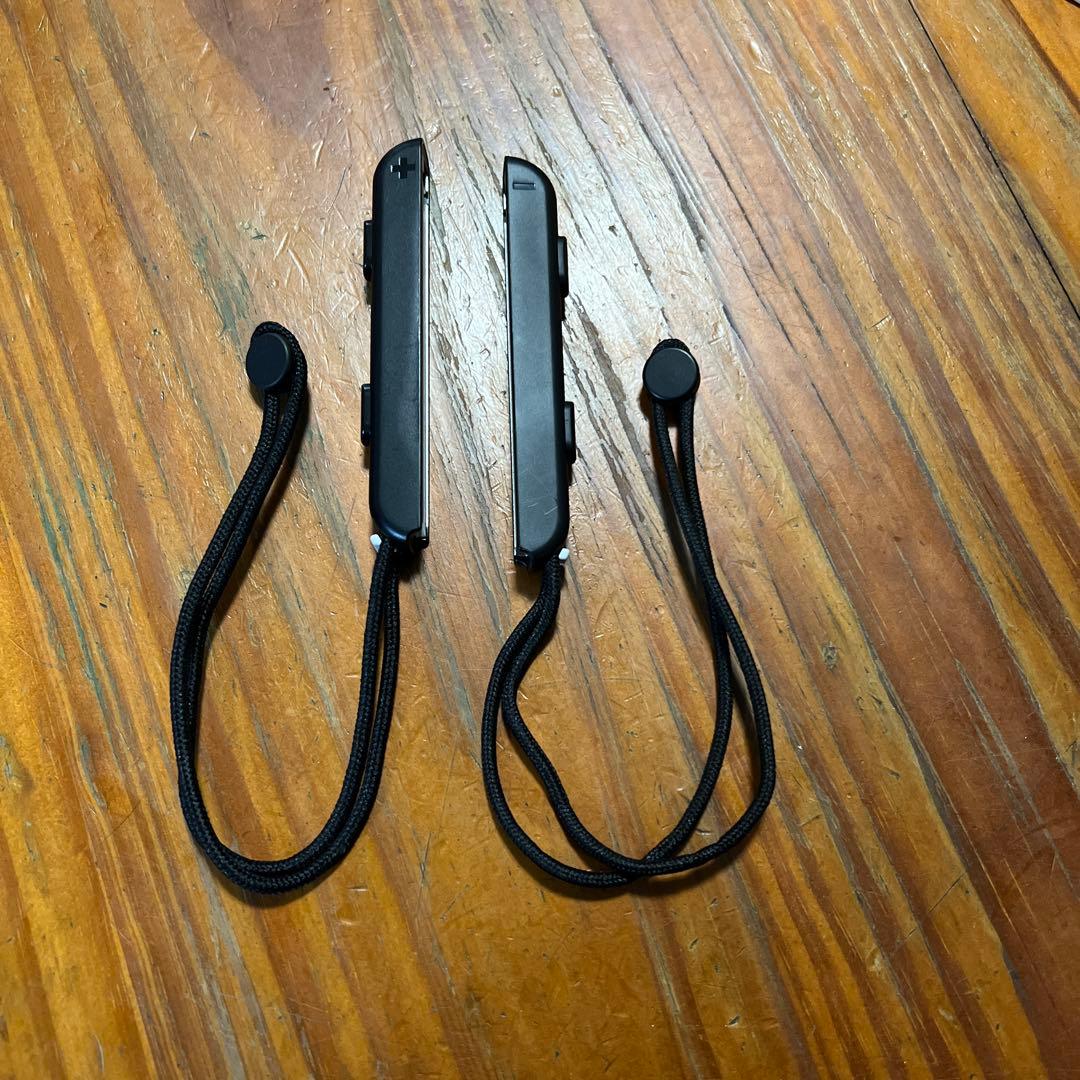 Nintendo Switch 本体 + Joy-Con 赤/緑