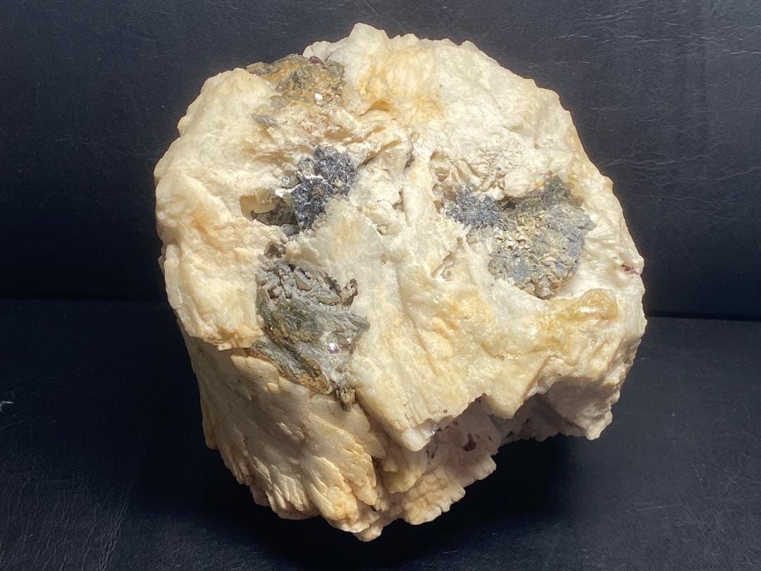 ガーネット　母岩付き　3kg