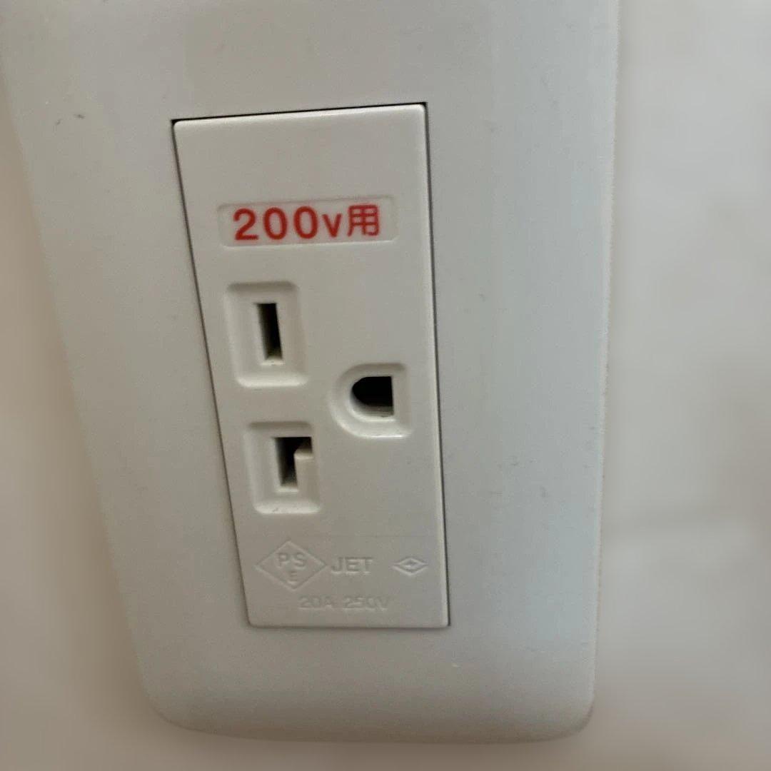 デロンギオオイルヒーター。H771423E. 200V.2300W.作動確認済.