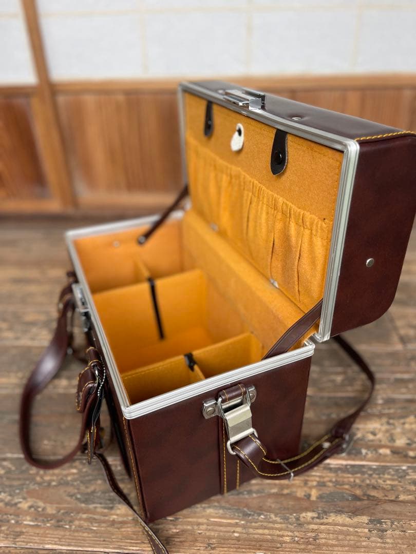 レザーボックスバック　革鞄