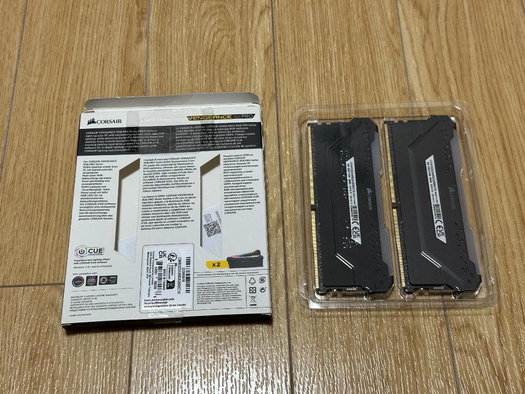 CORSAIR DDR4-2666MHz メモリ 32G（16GB×2枚）
