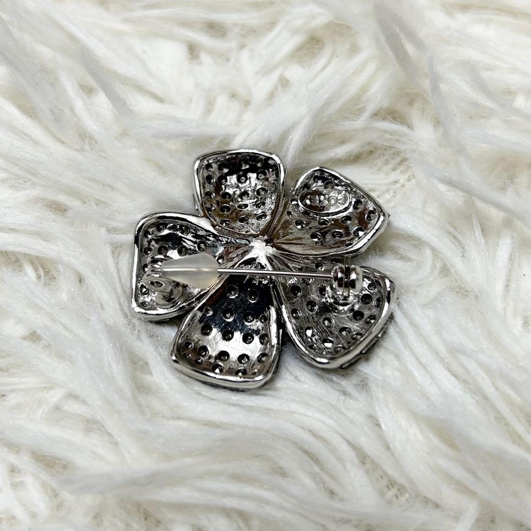 未使用✨フォクシー ラインストーン フラワーモチーフ 花 ブローチ 冠婚葬祭