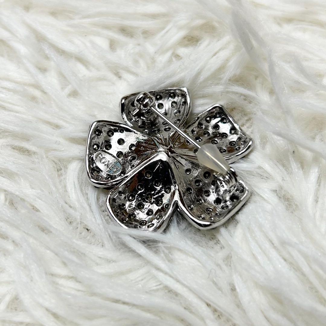 未使用✨フォクシー ラインストーン フラワーモチーフ 花 ブローチ 冠婚葬祭