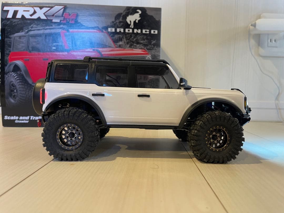 トラクサス　TRX4M ブロンコ　美品　フルカスタム　4×4