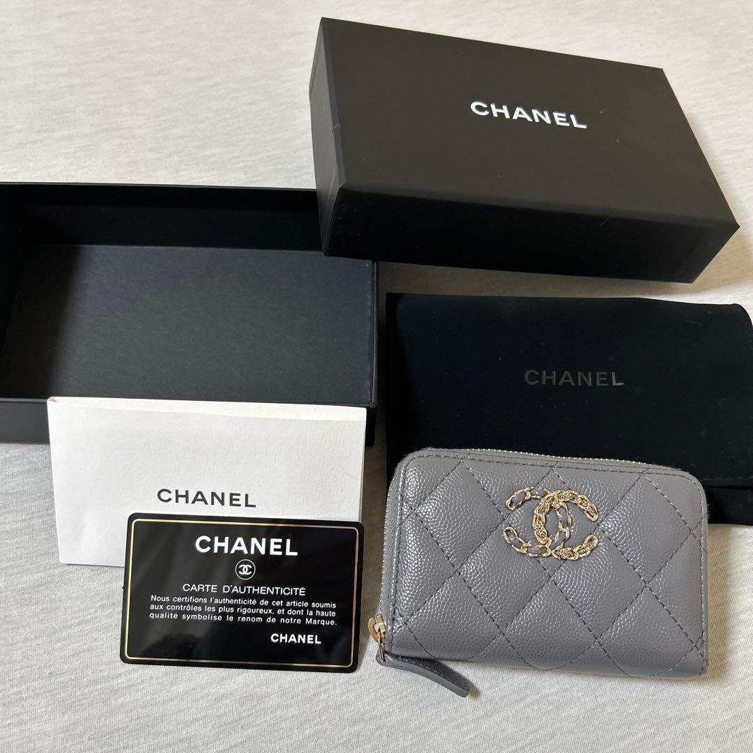 希少価値　シャネル ジップパース キャビアスキン グレー系
