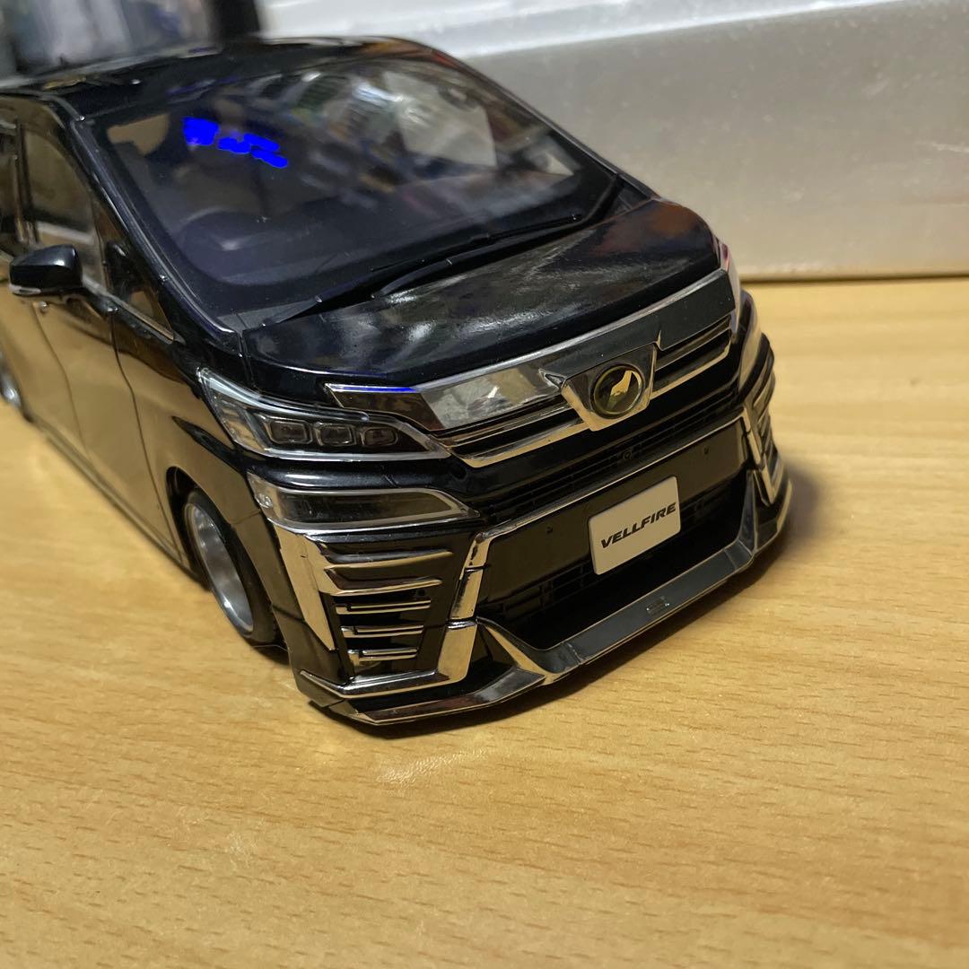 ヴェルファイア　1/18