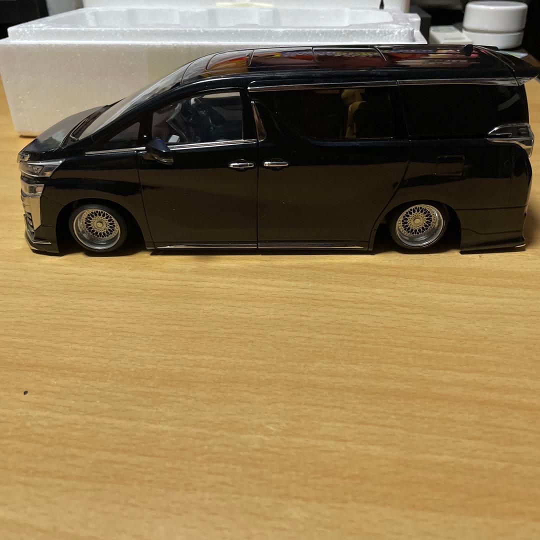 ヴェルファイア　1/18