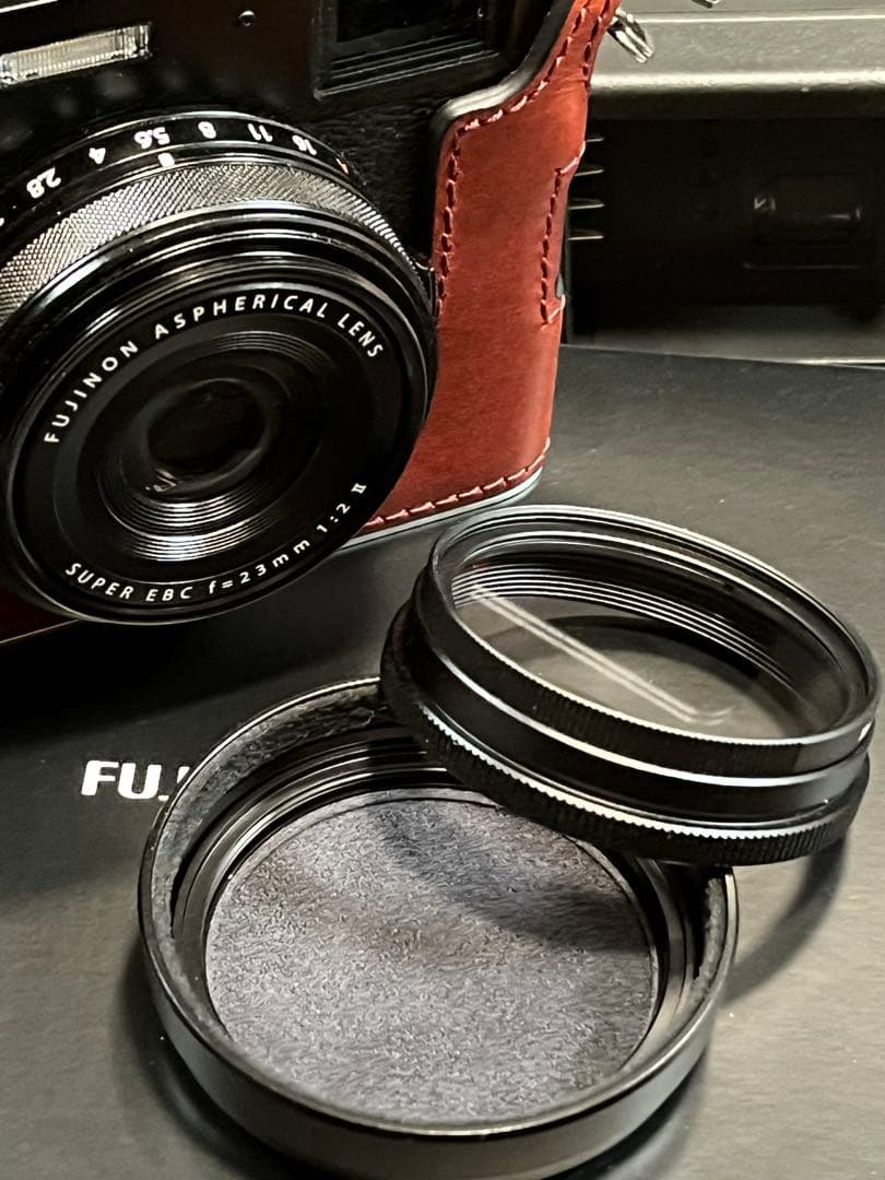 富士フイルムX100VI 付属品多数　1000ショット 保証書　元箱他