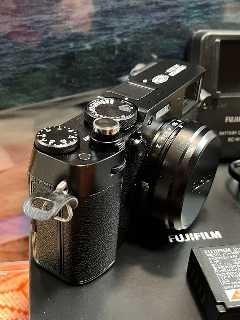 富士フイルムX100VI 付属品多数　1000ショット 保証書　元箱他