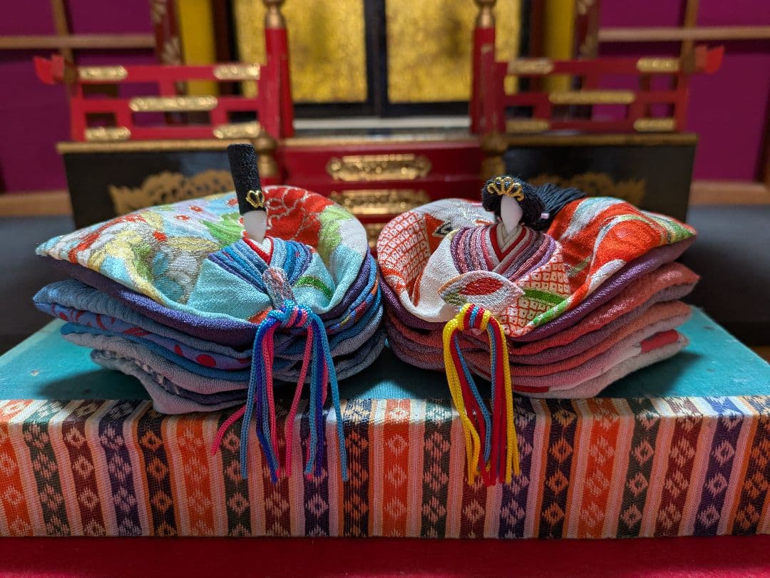 【八重の衣のお雛様付雛御殿】