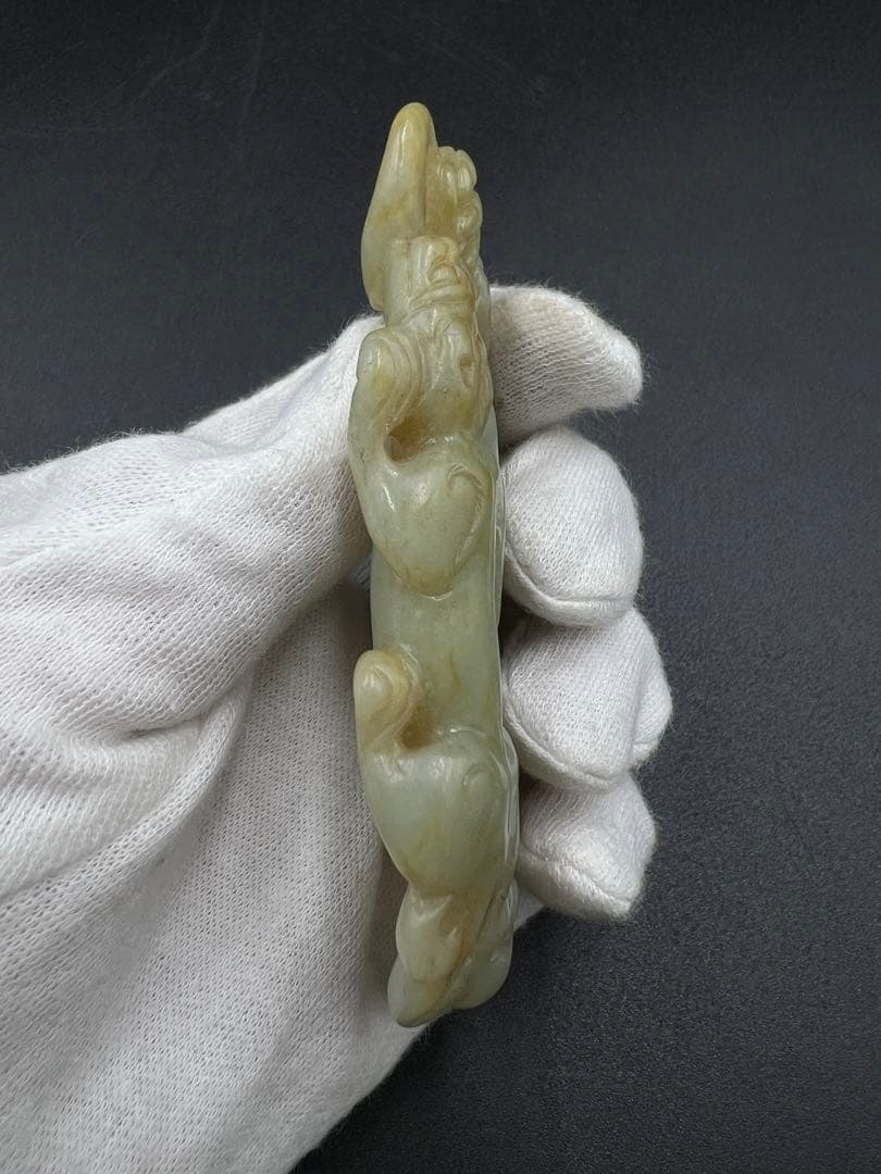 玉佩 玉製品 雕刻 根付 飾り物 中国古美術 重さ約64g