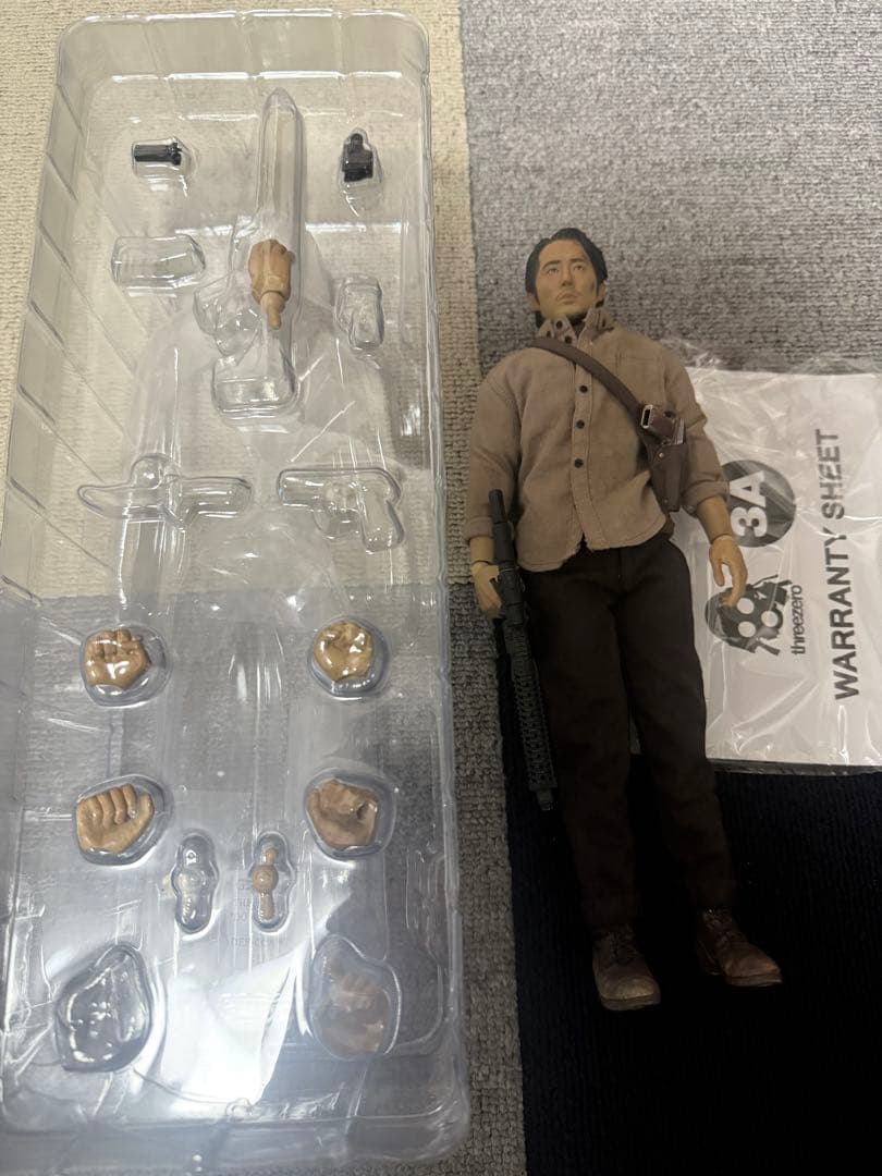 THE WALKING DEAD グレン・リー 1/6フィギュア　スリーゼロ