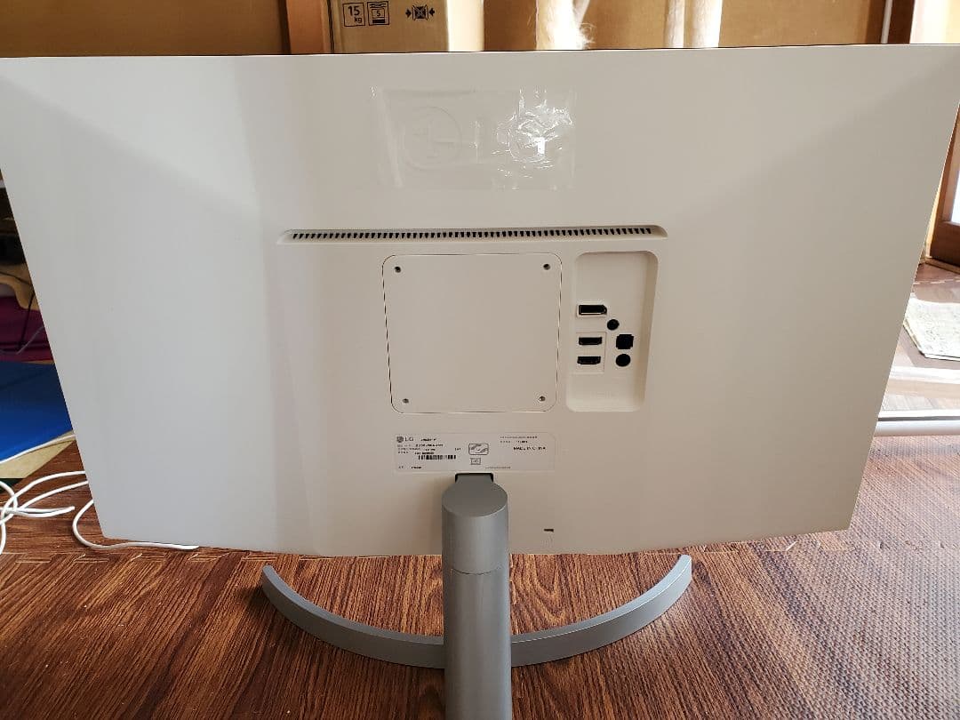 LG 27UL500-W (4K 60FPS) IPSパネル