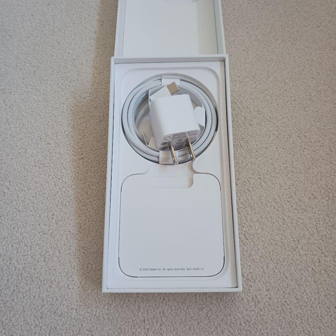 ♥Apple iPhone 15 Pro ♥ブラックチタニウム 本体　シムフリー