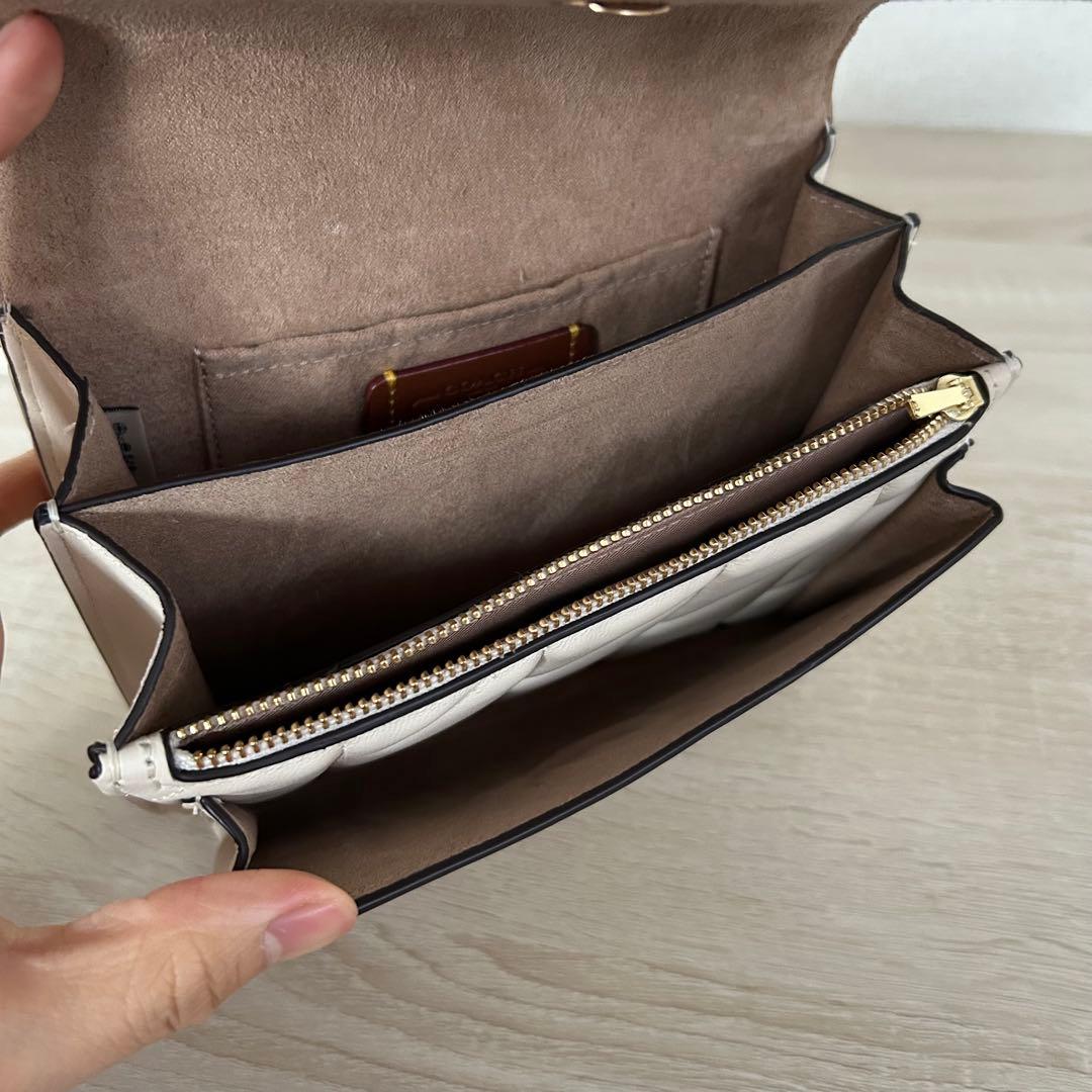 coach ショルダーバッグ　キルティング　ホワイト　ミニショルダー