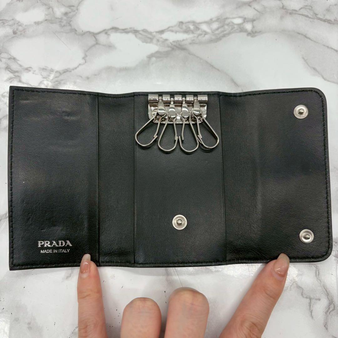 美品/現行✨プラダ NFCチップ キーケース4連 ブラック 黒 レザー