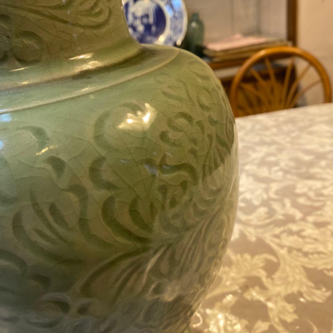 専用　中国古玩　陰刻草花文青磁花瓶