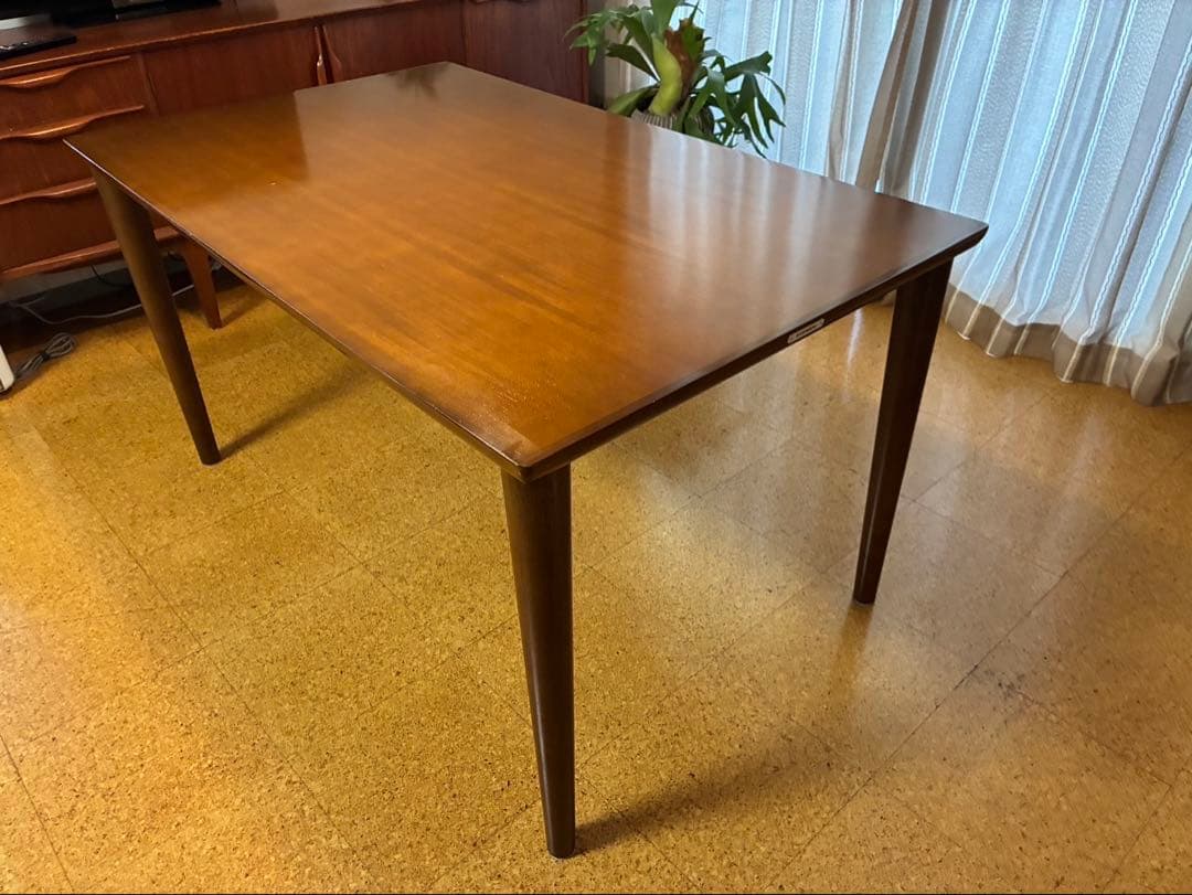 カリモク60+ ダイニングテーブル 送料込み W1300mm 美品