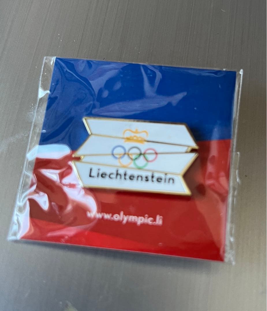 2024 パリオリンピック　ピンバッチ　リヒテンシュタイン