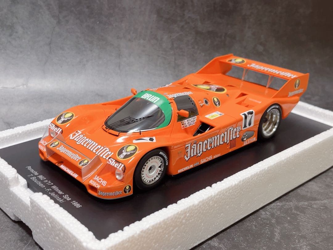 スパーク 1/18 ポルシェ 962 Spa 優勝 #17 イエーガーマイスター