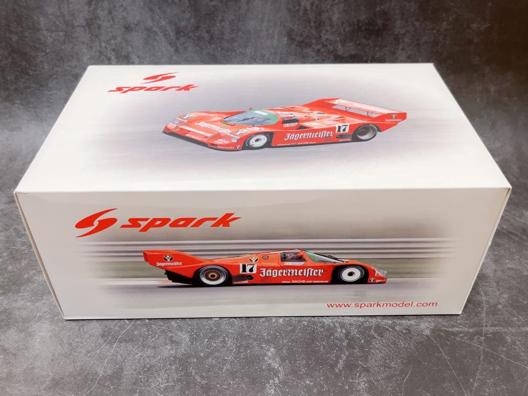 スパーク 1/18 ポルシェ 962 Spa 優勝 #17 イエーガーマイスター