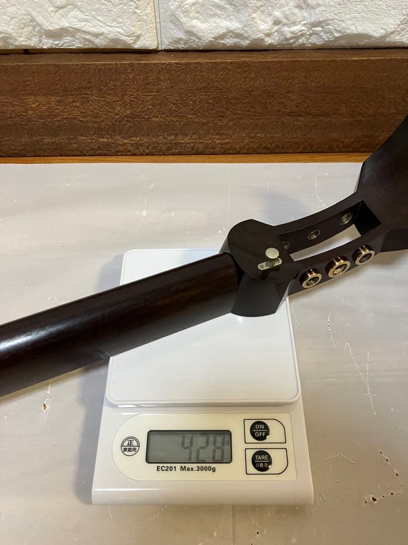 【高級希少】津軽三味線 紅木 トチ有 子持綾杉胴 三つ折棹 金細 二本溝 K18