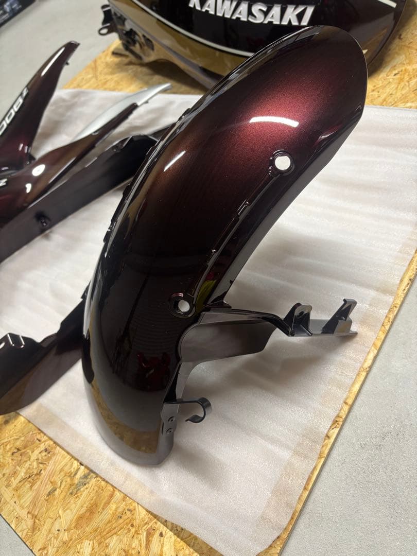 Z900RS キャンディトーンレッド　2025新車外し外装セット