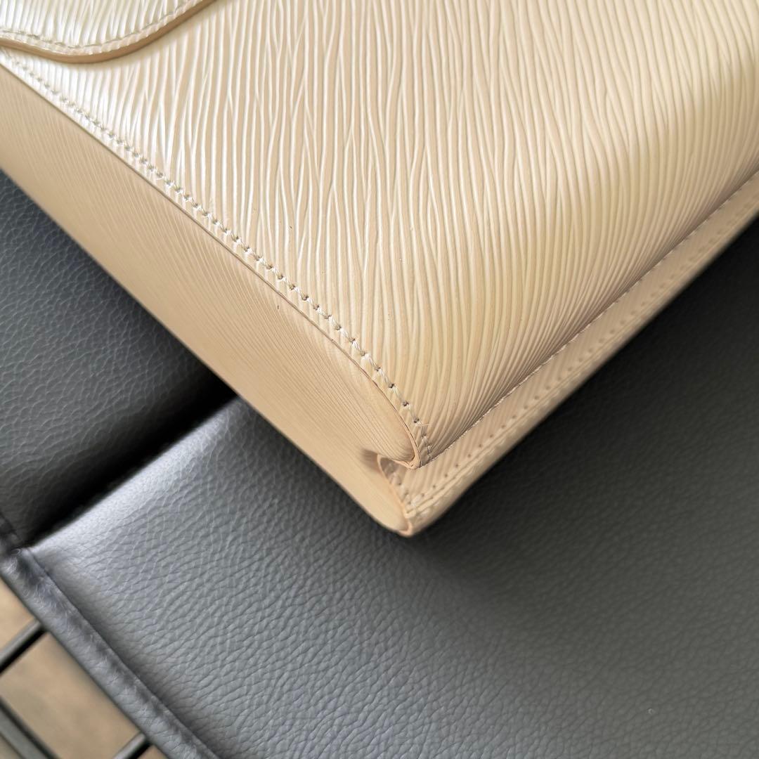 ルイヴィトン ツイスト MM エピ ショルダーバッグ ピンクベージュ 2WAY