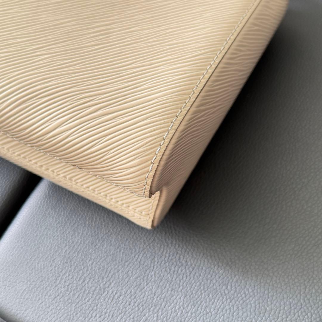 ルイヴィトン ツイスト MM エピ ショルダーバッグ ピンクベージュ 2WAY