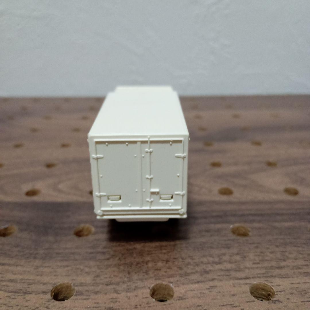 トミカ　いすゞエルフ引っ越しトラック　No.32