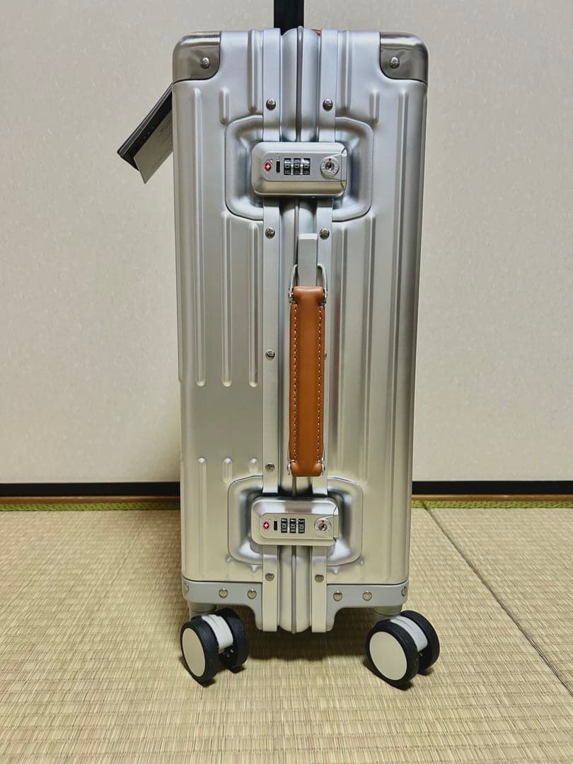 新品未使用 INNOVATOR イノベーター 36L シルバー アルミ