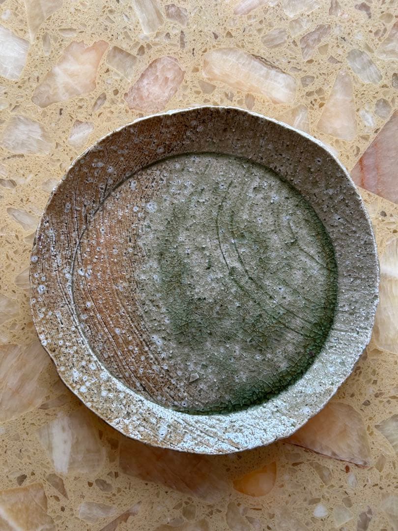 伊賀焼　灰釉　盛皿　大皿約26㎝　蓮 善隆 作家物 工芸品　25年以上前の作品