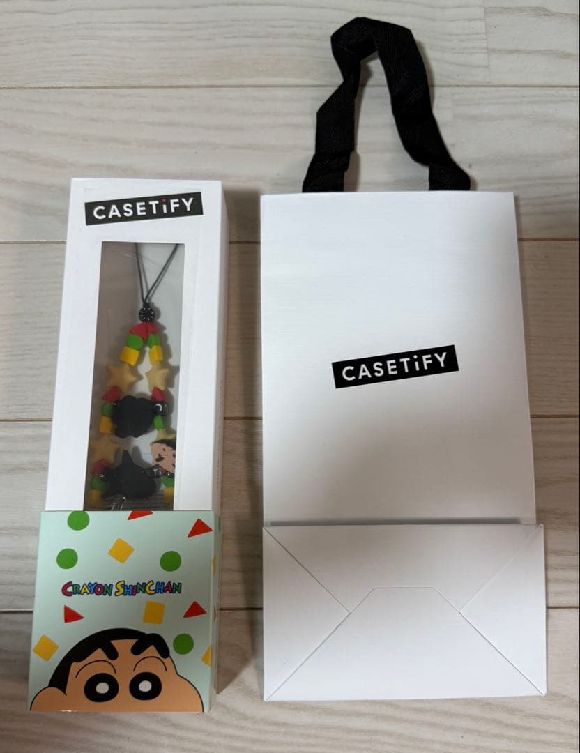 CASETiFYクレヨンしんちゃん スマホストラップ
