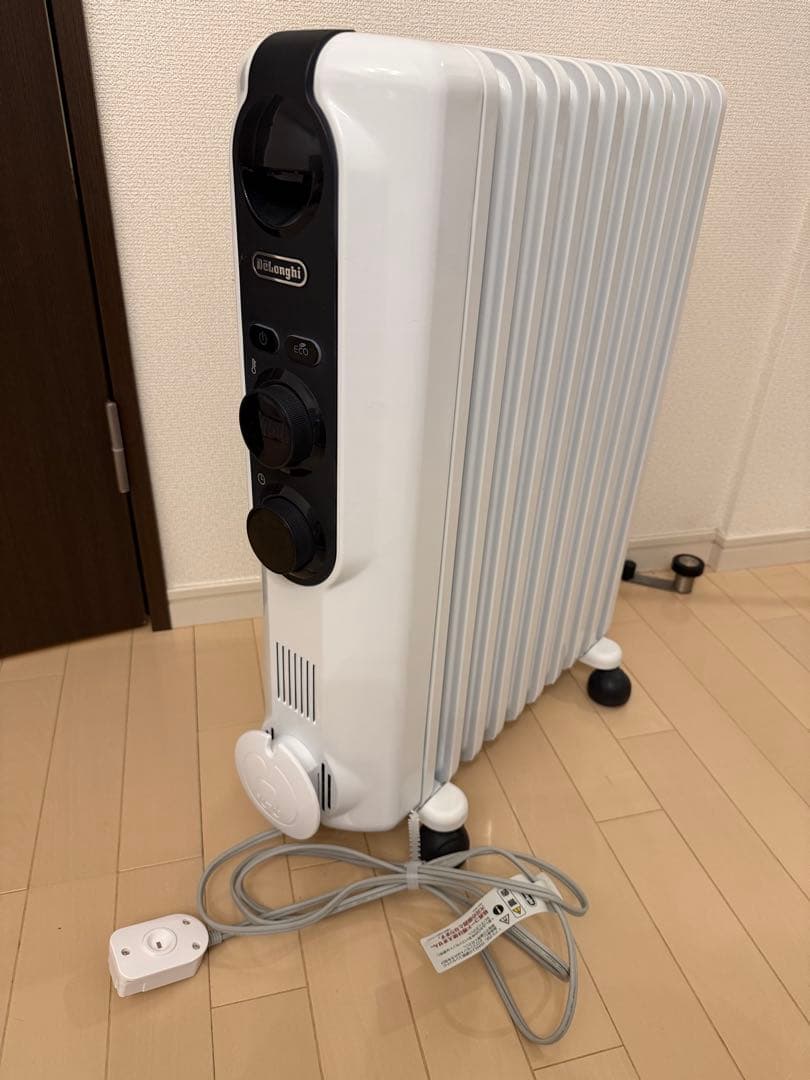 【美品】デロンギオイルヒーター RHJ35M1015-BK 13畳まで