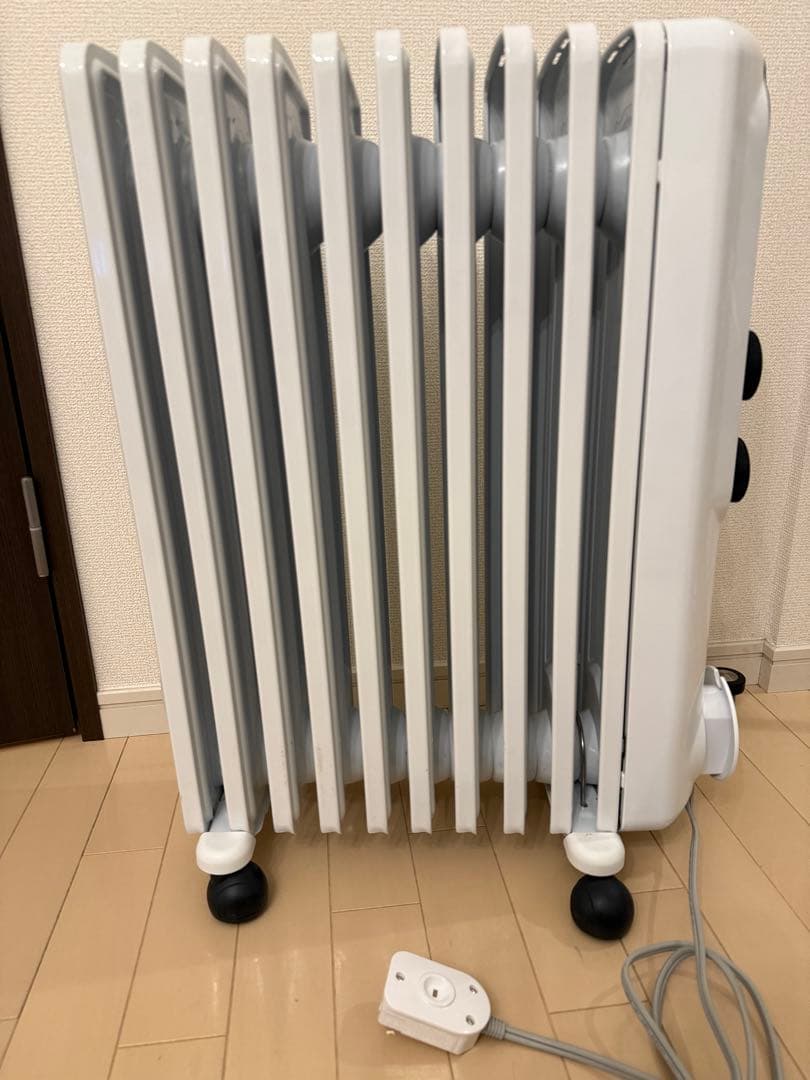 【美品】デロンギオイルヒーター RHJ35M1015-BK 13畳まで