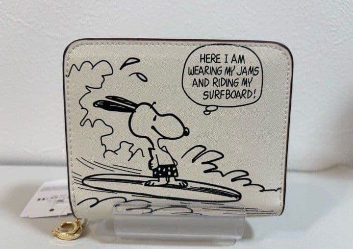 新品未使用コーチ二つ折り財布スヌーピー柄ホワイトレディース送料無料即日発送