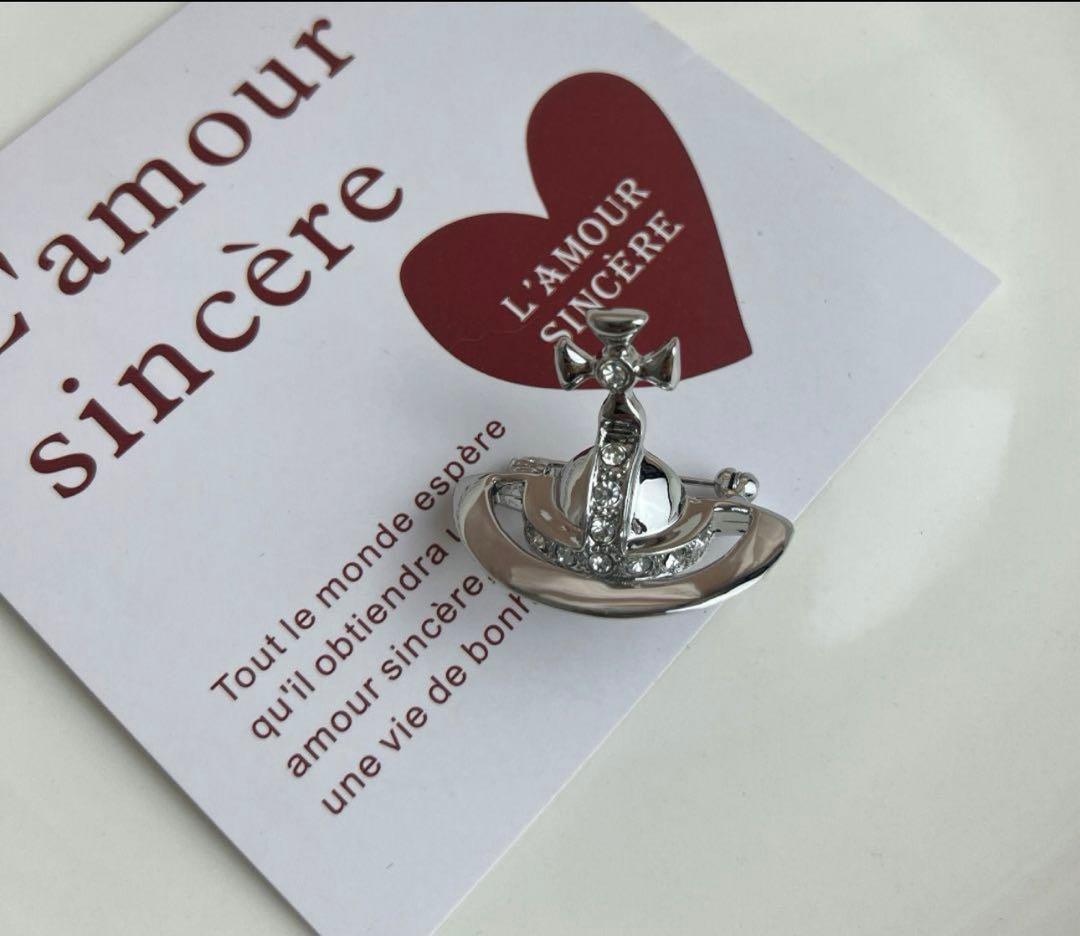 Vivienne Westwood ピンバッジ ブローチ