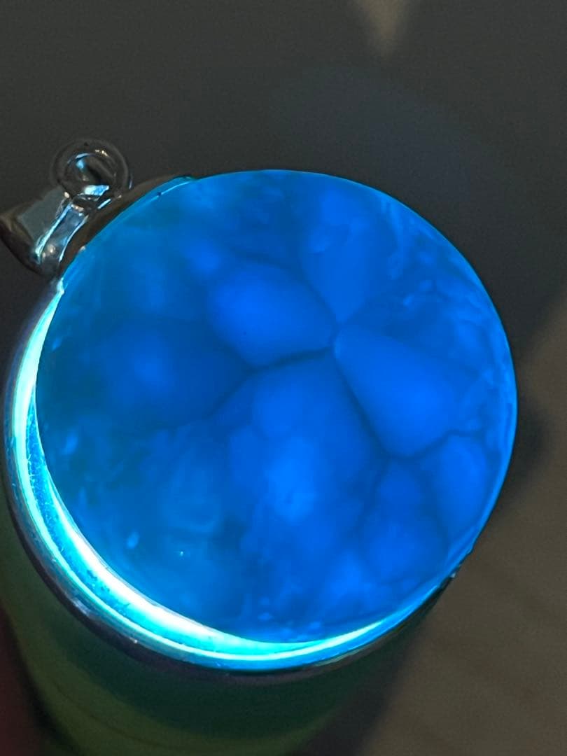 天然石ラリマー☆高品質！まる型ペンダントトップ☆レアな丸型＆両面違う模様が素敵！