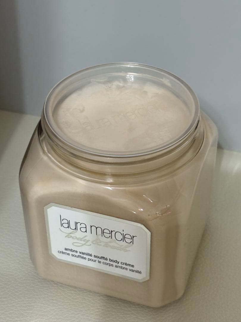 廃盤品ローラメルシエホイップトボディクリーム　アンバーバニラ300g