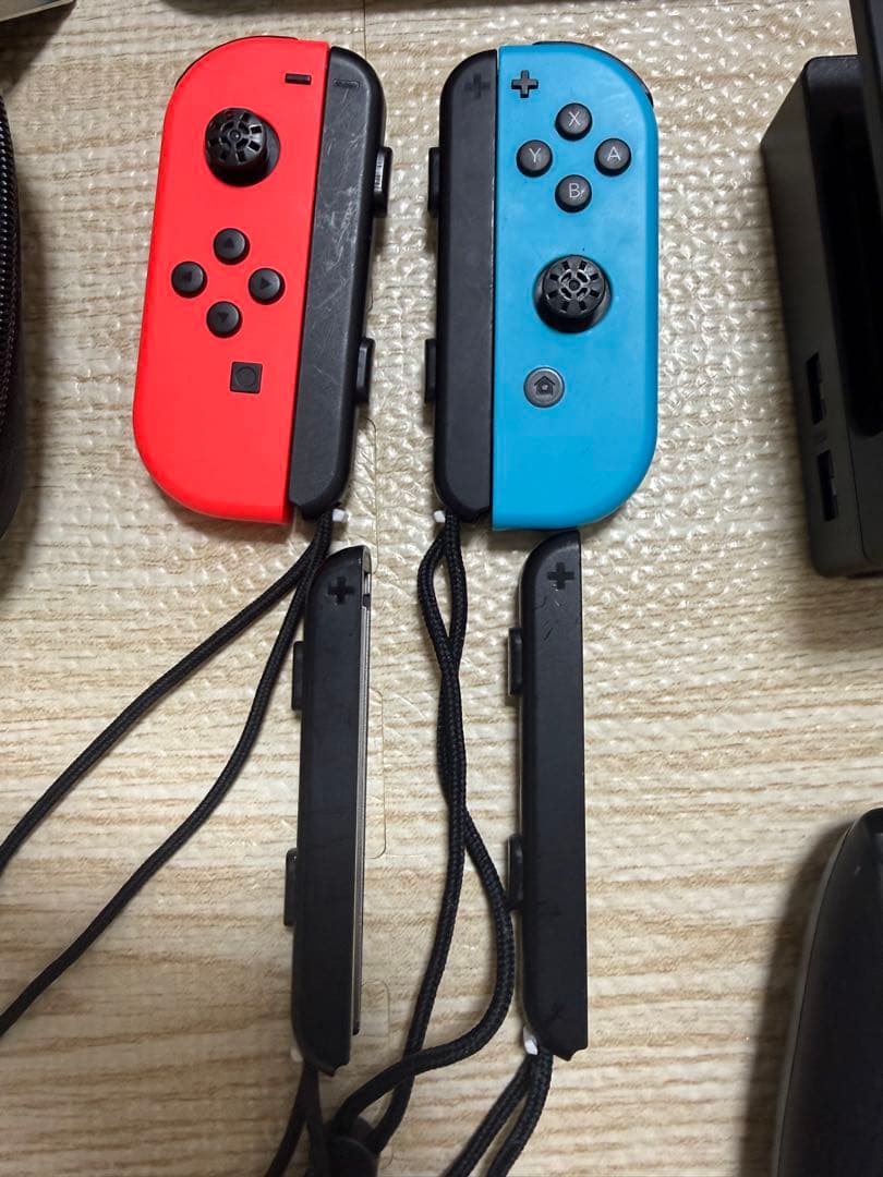Nintendo Switch 本体 赤・青 Joy-Con 付属品あり